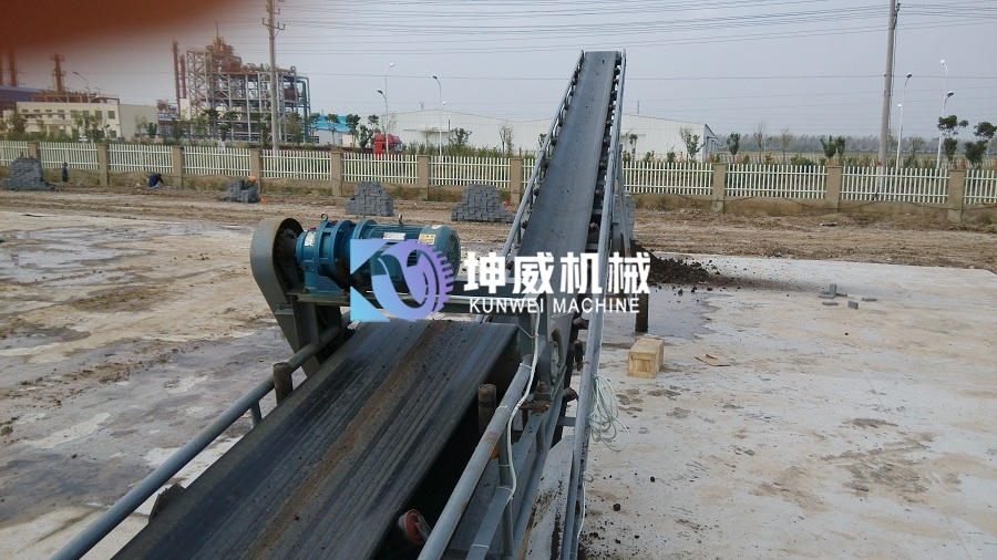 大豐工廠(chǎng)輸送機安裝現場(chǎng)